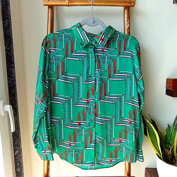 ๐๐๐ Flowy Retro Shirt